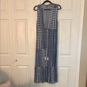 Blue and White Patterned Sleeveless Swimsuit Cover up